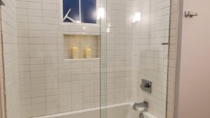 Bathroom 4: tub/shower combination